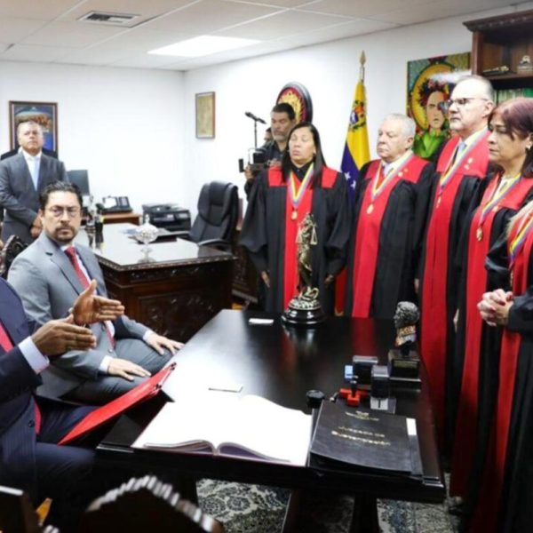 El TSJ citó a los candidatos y asume recurso de Nicolás Maduro