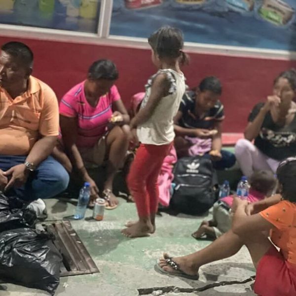 Indígenas warao venezolanos quedaron varados en Georgetown