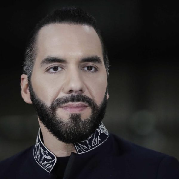 María Corina Machado expresa su admiración al presidente Nayib Bukele  