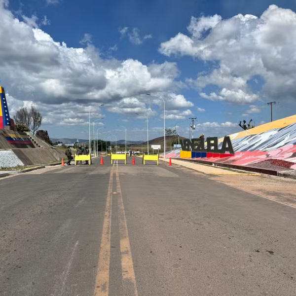 Frontera entre Brasil y Roraima cerrada este viernes 10 de enero de 2025. Foto: PMRR / g1.globo.com