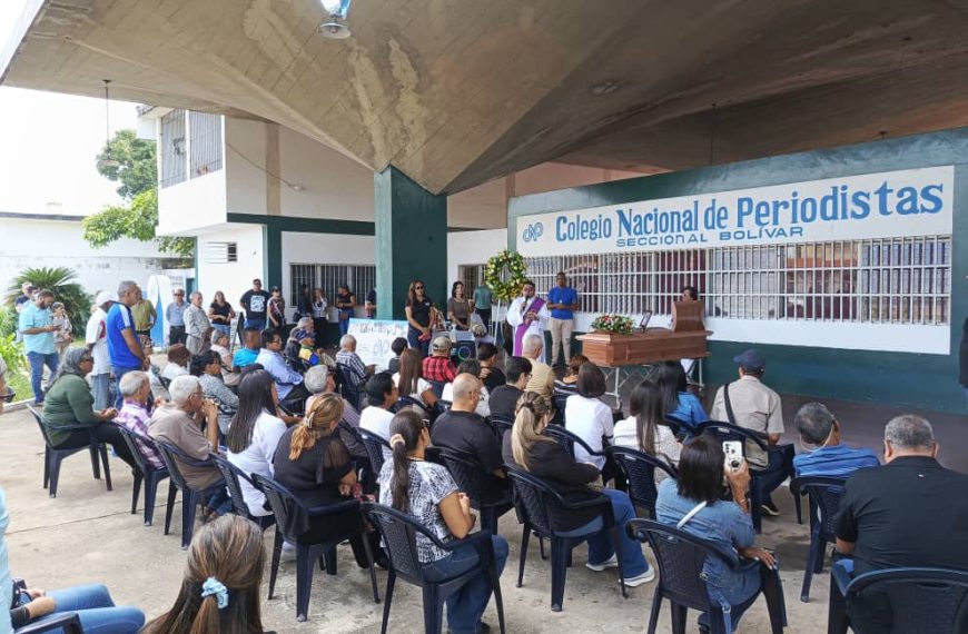 CNP Bolívar hizo homenaje póstumo a Armando Obdola Bello 