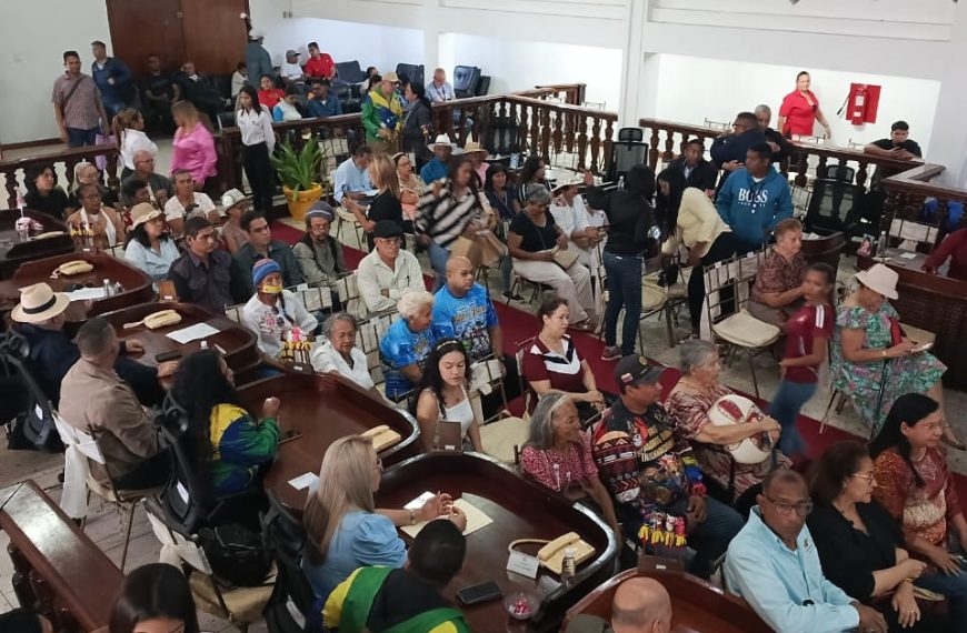 Celebran en el Cleb el primer aniversario del Día Nacional del Artesano
