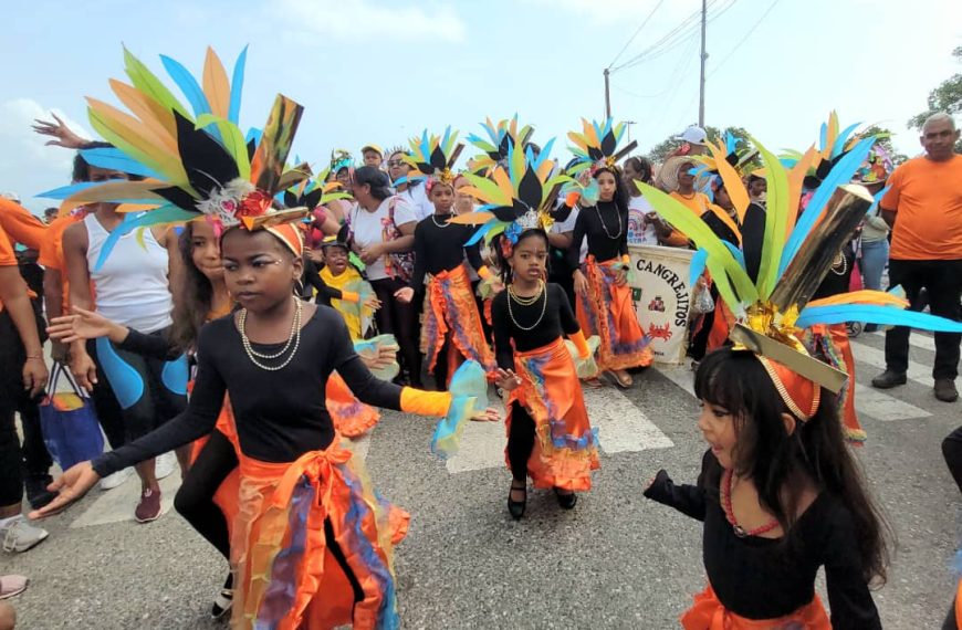 Carnavales Escolares en la fiesta carnestolenda en Higuerote
