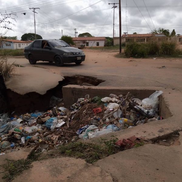 En el sector Zanjonote se está desplomando la calle Los Aceites