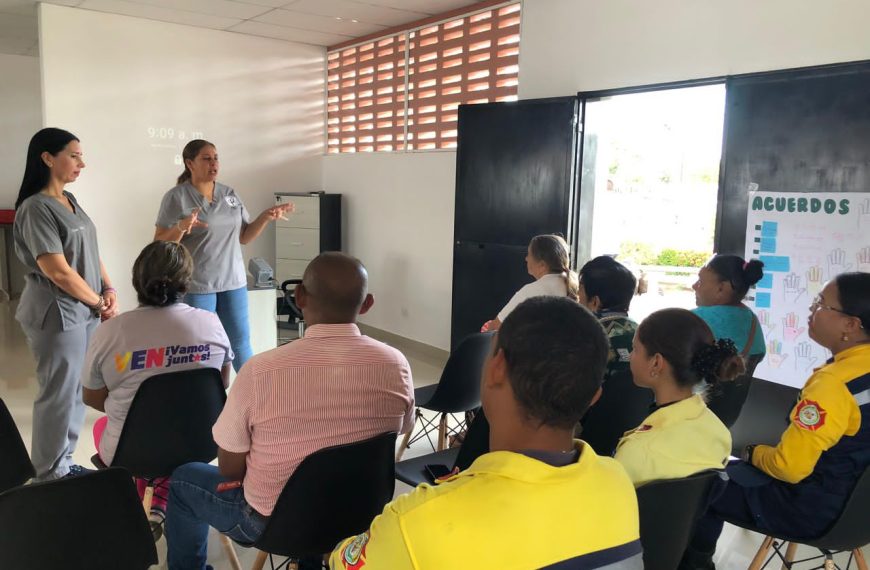 Estudiantes de Psicología de la UBV Bolívar promueven la «Comunicación Asertiva» en la comunidad Angostura