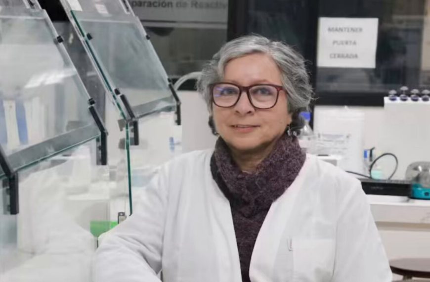 Científica chilena revoluciona la salud digestiva con un probiótico capaz de eliminar la bacteria Helicobacter pylori