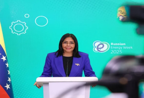 Venezuela y Rusia desafían hegemonía energética en foro internacional