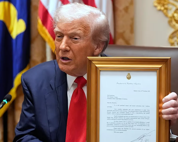 Donald Trump amenaza con sanciones comerciales a España