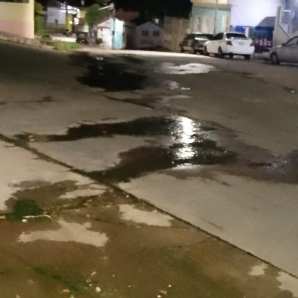 Entre la calle Libertad y calle Democracia del Casco Histórico exigen atención urgente ante foco de contaminación