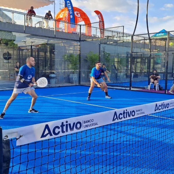 Más de 200 atletas dan inicio al torneo inaugural de Arenas Pádel Club