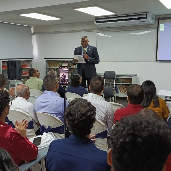 Celebrado Simposio Día del Microbiólogo en UDO Bolívar