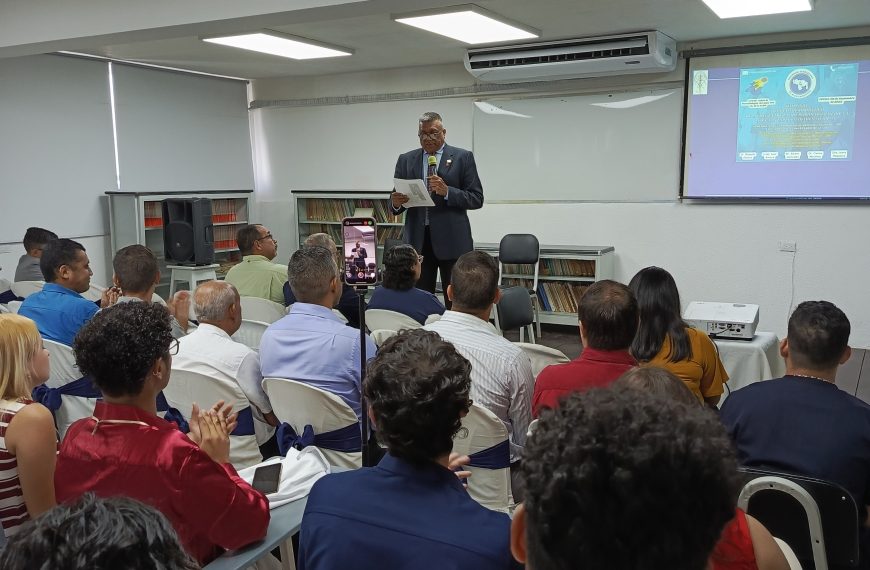 Celebrado Simposio Día del Microbiólogo en UDO Bolívar
