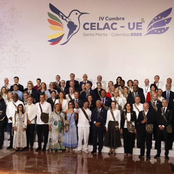 Venezuela evita firmar la declaración final de la cumbre Celac-UE y sorprende a la región