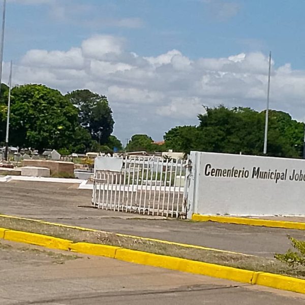 Juan Pinto| Día de los Difuntos, entre dolor, llanto y dólares