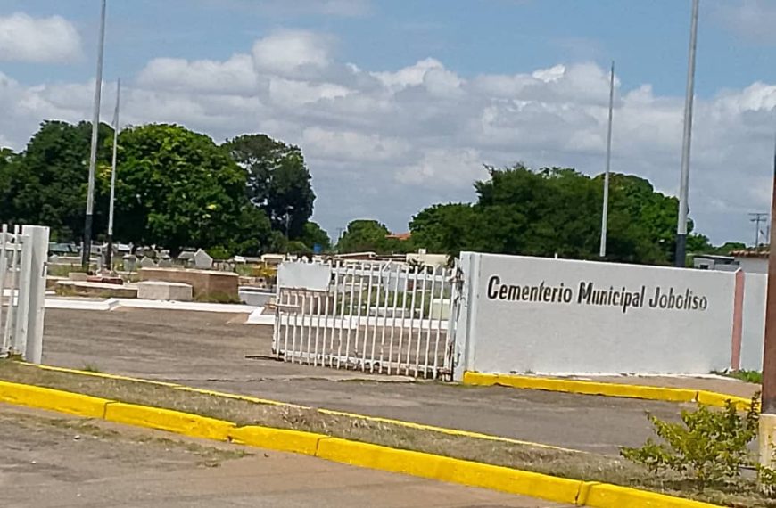 Juan Pinto| Día de los Difuntos, entre dolor, llanto y dólares