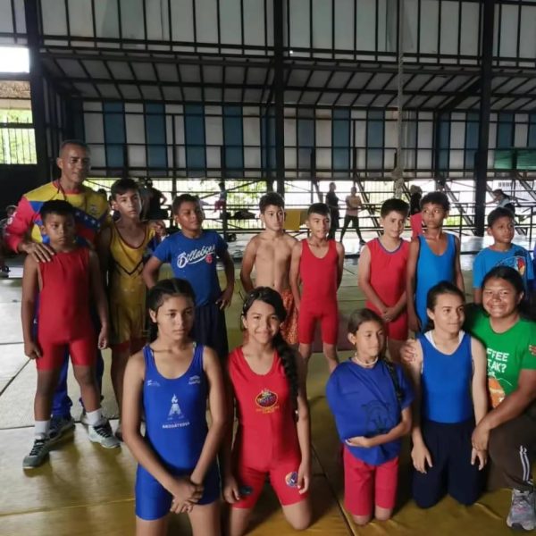 Estado Bolívar estará presente en los Juegos Nacionales Comunales con equipo completo de Lucha Olímpica