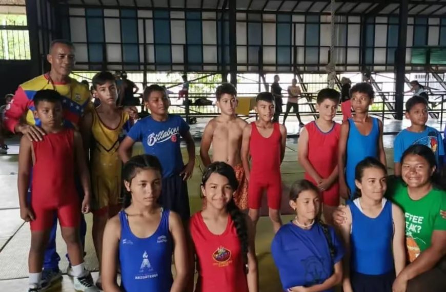 Estado Bolívar estará presente en los Juegos Nacionales Comunales con equipo completo de Lucha Olímpica