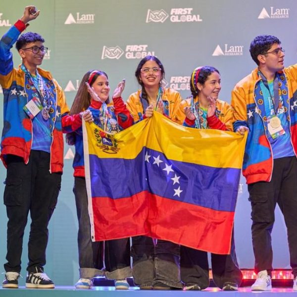 La selección nacional de robótica de Venezuela se consagra campeona mundial en el FIRST Global Challenge 2025