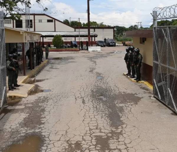 Liberan a más de 70 presos políticos en Venezuela durante la Navidad