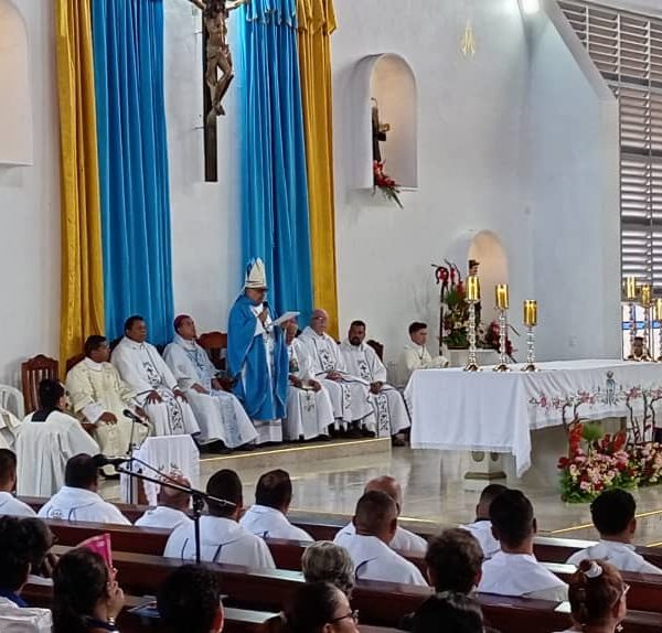 Guayaneses celebran día de su patrona, la Virgen Inmaculada Concepción