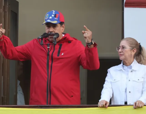 Maduro advierte a Kast: “El que se mete con Venezuela se seca”