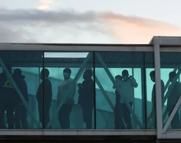 EE.UU. suspende vuelo de deportación a Venezuela y recrudece la tensión bilateral