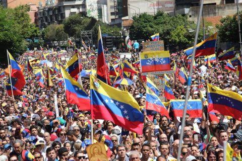 ASD: Poderes públicos deben relegitimarse en la transición democrática