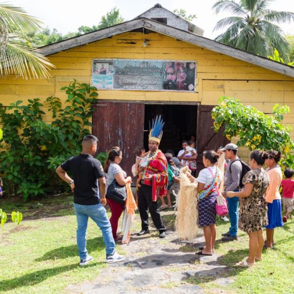 Waraos se refugian en los bosques de Trinidad y Tobago ante deportaciones y tensiones militares