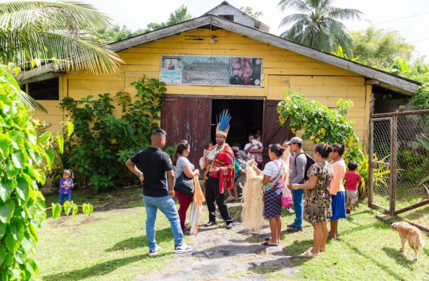 Waraos se refugian en los bosques de Trinidad y Tobago ante deportaciones y tensiones militares