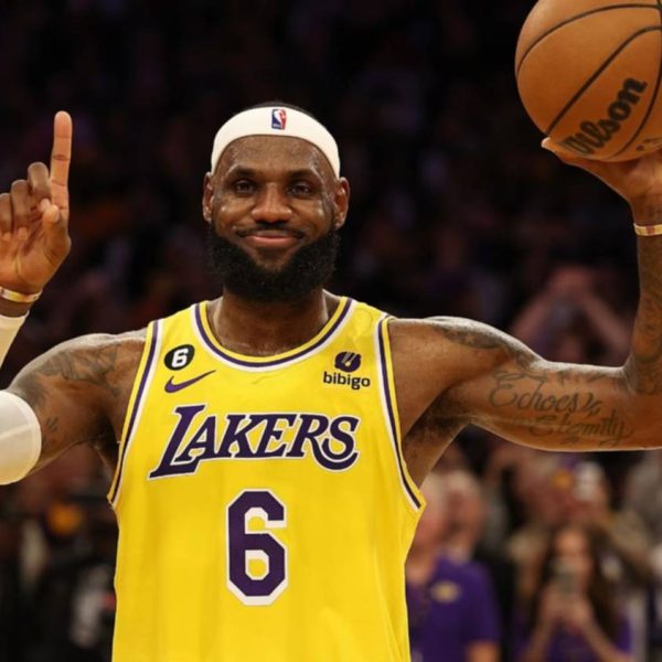 LeBron James alcanza los 60,000 minutos y deja una marca inalcanzable en el baloncesto