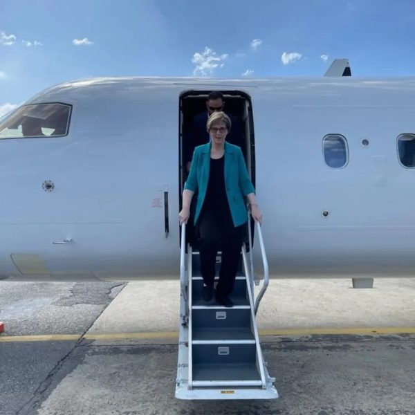 “Estamos listos para trabajar”| Laura Dogu llega a Caracas para reabrir la misión diplomática de EE. UU.