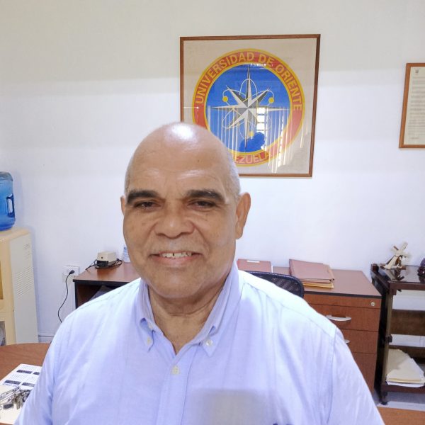 Inicia operativo de carnetización  estudiantil en la UDO Bolívar