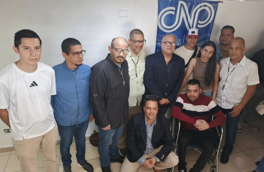 Periodistas liberados elevan plegarias por quienes aún siguen detenidos