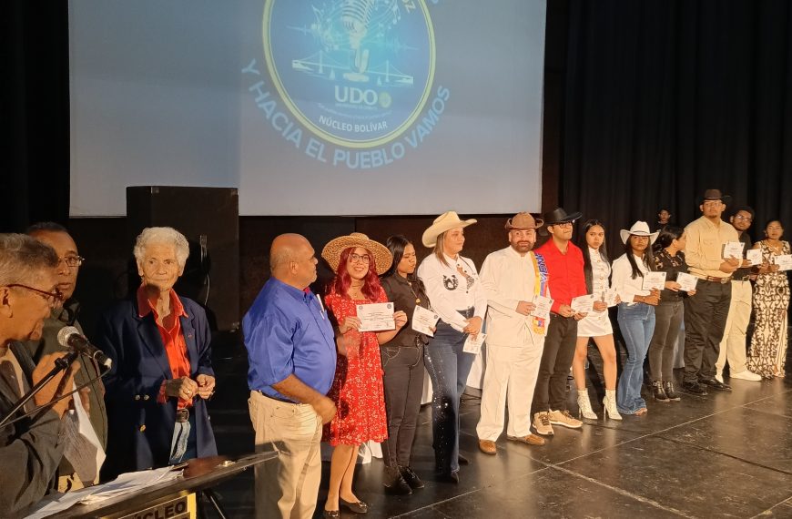 Brilló talento artístico en Festivalde la Voz UDO Bolívar 2026