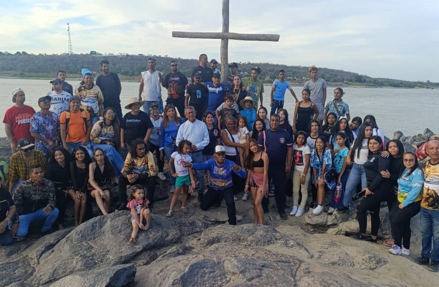 La Fundación Cristo del Orinoco y la Casita de los Títeres: La Siembra de las cruces del Orinoco
