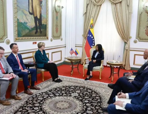 Venezuela y EE. UU. Reabren dialogo diplomático tras siete años de ruptura