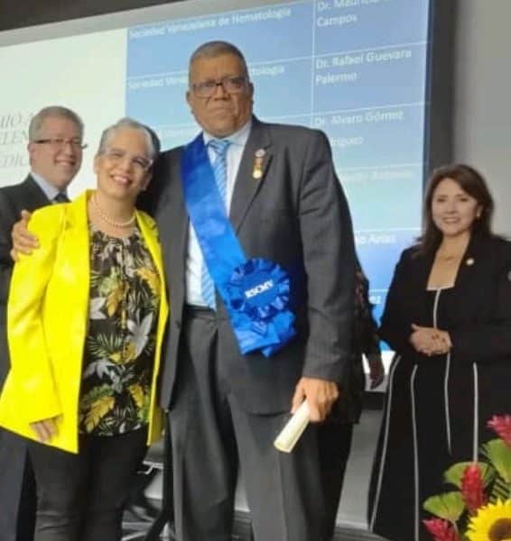 Profesor de UDO Bolívar reconocido con Premio a la Excelencia 2026 Mención Sociedad Microbiología