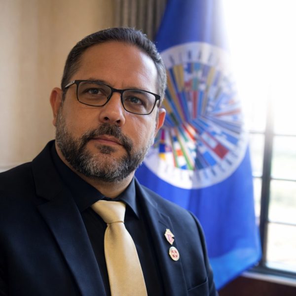 Leonardo Prieto internacionaliza «Proyecto Bolívar»