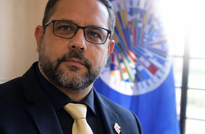 Leonardo Prieto internacionaliza «Proyecto Bolívar»