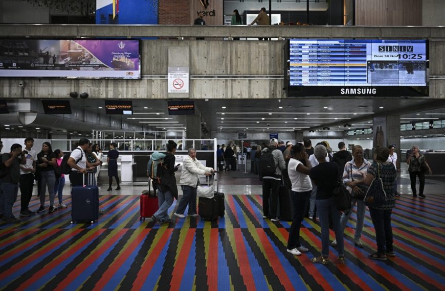 EE UU flexibiliza alerta de viaje a Venezuela