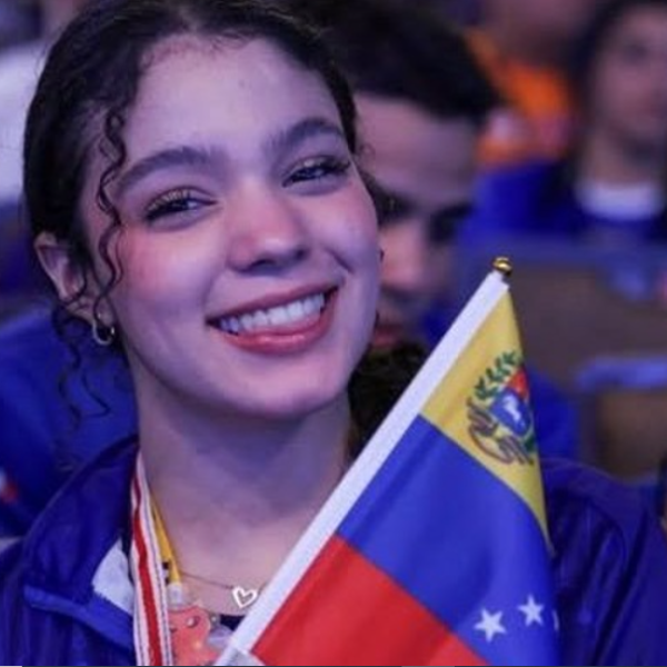 Venezolana Angelina Ferrer Romero gana el oro mundial en robótica