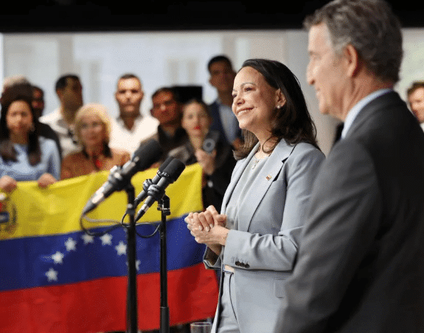 Machado en España pide apoyo para “desplazar la estructura criminal del poder”