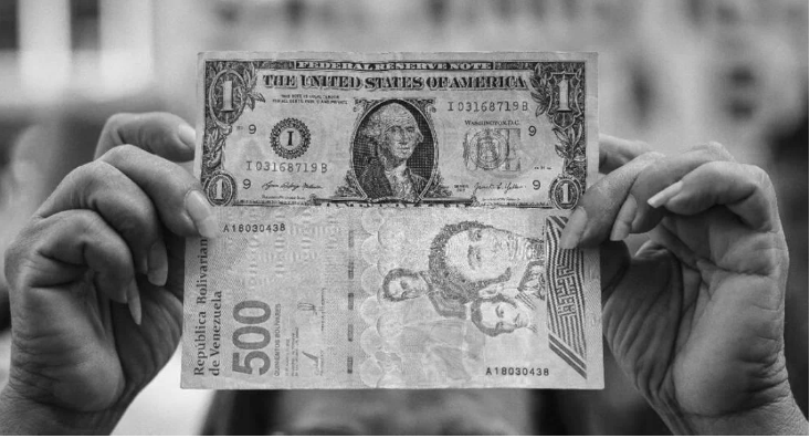 Precio del dólar se acerca al billete en bolívares de mayor denominación
