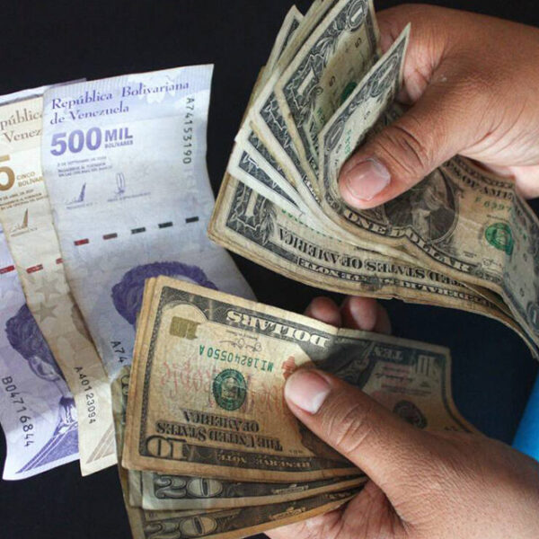 El bolívar acumula una devaluación del 45 % frente al dólar en lo que va de 2026