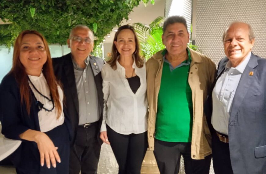 Izquierda Democrática acompañan a María Corina Machado en Panamá como estrategia ante la crisis venezolana