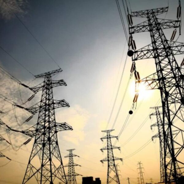 Recuperación del sistema eléctrico nacional requiere una inversión de 20 mil millones de dólares