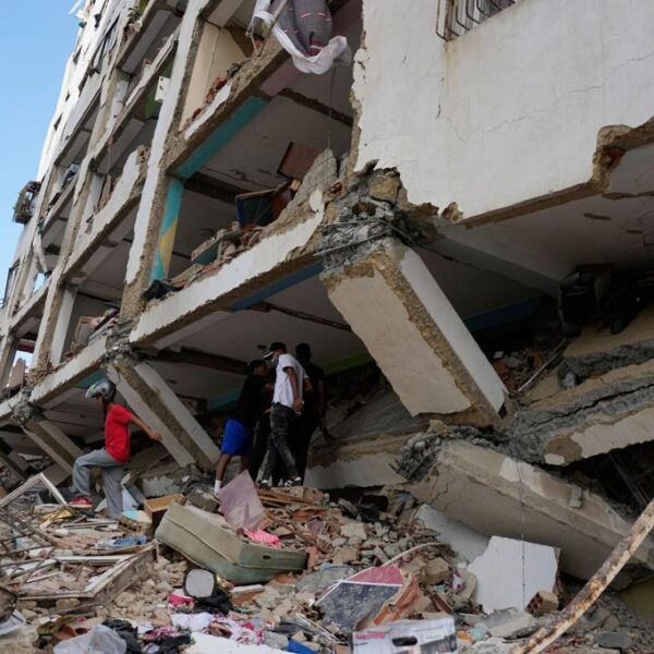 EL ESTADO COLAPSÓ, AUMENTAN LAS CIFRAS: Tras el terremoto la cifra asciende a más de 1.400 muertos