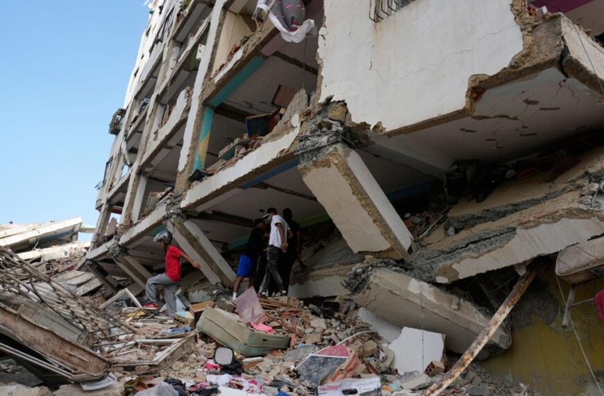 EL ESTADO COLAPSÓ, AUMENTAN LAS CIFRAS: Tras el terremoto la cifra asciende a más de 1.400 muertos