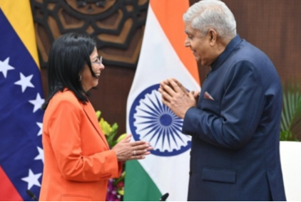 Delcy Rodríguez viaja a la India para negociar crudo ante la crisis en Oriente Medio