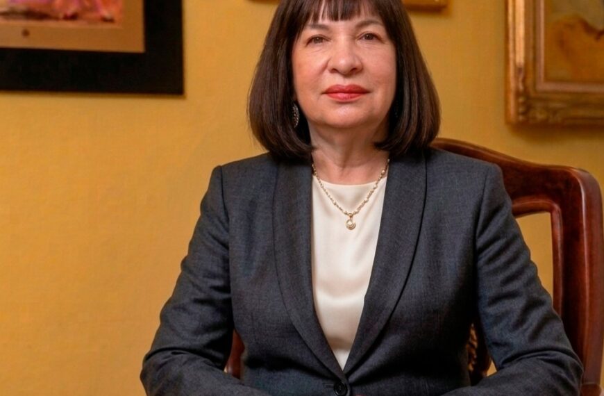 María Elena Cabrera se postula como candidata al Tribunal Supremo de Justicia